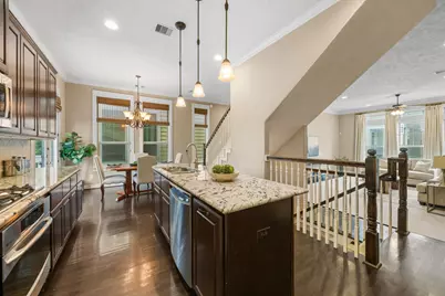 1217 Hobbs Reach Lane, Houston, TX 77008 - Photo 3