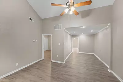 800 N San Jacinto #201, Conroe, TX 77301 - Photo 29
