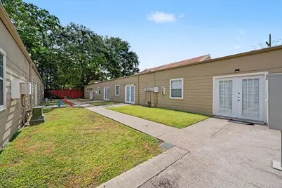 800 N San Jacinto #201, Conroe, TX 77301 - Photo 43