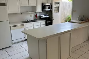 7945 Kendalia Dr, Houston, TX 77036 - Photo 3