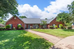 57 Silver Lace Ct, Lake Jackson, TX 77566 - Photo 3
