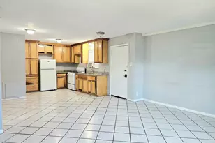 1109 Broadway St, Galveston, TX 77550 - Photo 1