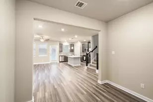 8209 Rising Stream Dr, Houston, TX 77063 - Photo 9