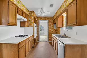 3400 Coachman Dr, Baytown, TX 77521 - Photo 7