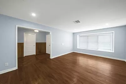 4002 Martinshire Drive, Houston, TX 77025 - Photo 13