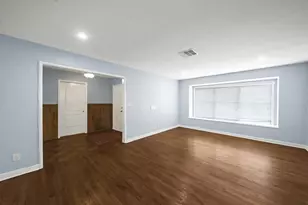 4002 Martinshire Dr, Houston, TX 77025 - Photo 13