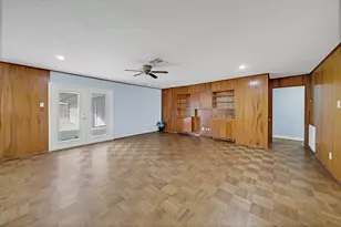 4002 Martinshire Dr, Houston, TX 77025 - Photo 15