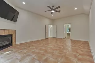 66 S Castlegreen Cir, The Woodlands, TX 77381 - Photo 23