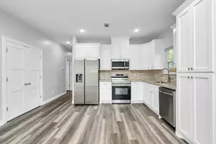 701 S Morgan St, Angleton, TX 77515 - Photo 11
