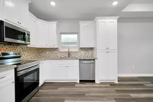 701 S Morgan St, Angleton, TX 77515 - Photo 9