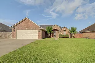 1015 Cardinal Dr, Richwood, TX 77566 - Photo 1
