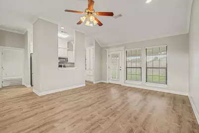 1015 Cardinal Drive, Richwood, TX 77566 - Photo 7