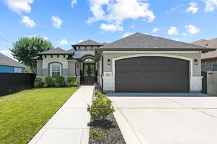 602 E Main St, La Porte, TX 77571 - Photo 1