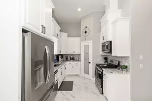 602 E Main St, La Porte, TX 77571 - Photo 23
