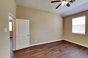 2324 Shady Tree Ln, Conroe, TX 77301 - Photo 9