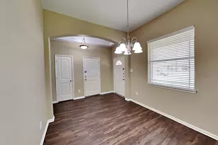 2324 Shady Tree Ln, Conroe, TX 77301 - Photo 7