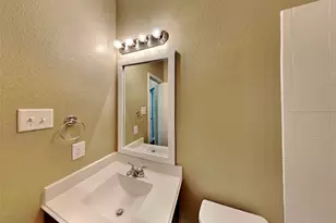 2324 Shady Tree Ln, Conroe, TX 77301 - Photo 15