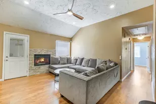 1304 Chelsea Ln, Pearland, TX 77581 - Photo 5