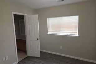 10015 Wiloak St, Houston, TX 77078 - Photo 9