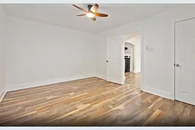 6043 Lyndhurst Drive, Houston, TX 77033 - Photo 11