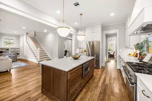 1001 E 27th St, Houston, TX 77009 - Photo 13