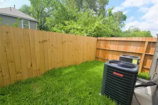 8101 Venus St, Houston, TX 77088 - Photo 21