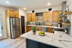322 E 37th / 710 E 32nd 1/2 St, Houston, TX 77018 - Photo 3