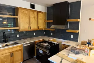 322 E 37th / 710 E 32nd 1/2 St, Houston, TX 77018 - Photo 3
