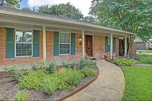 10302 Oak Point Dr, Houston, TX 77043 - Photo 1