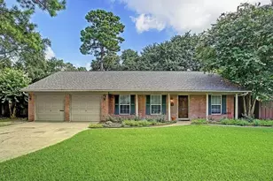 10302 Oak Point Dr, Houston, TX 77043 - Photo 21