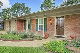 10302 Oak Point Dr, Houston, TX 77043 - Photo 3