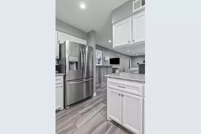 5651 Ludington Drive, Houston, TX 77035 - Photo 13