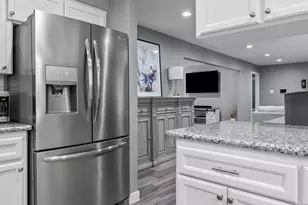 5651 Ludington Dr, Houston, TX 77035 - Photo 13
