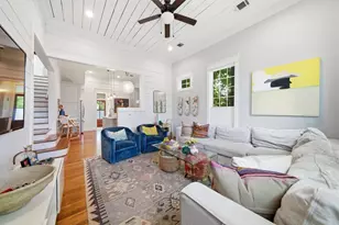 2019 Crockett St, Houston, TX 77007 - Photo 9