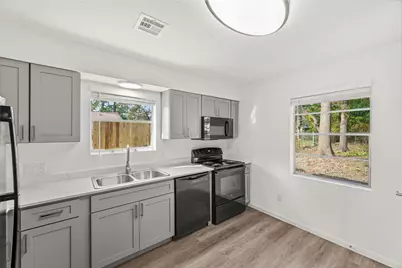 10534 Rockaway Drive, Houston, TX 77016 - Photo 9