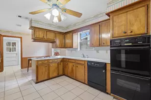 1111 Cheshire Ln, Houston, TX 77018 - Photo 7