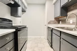 10211 Sugar Branch Dr, Houston, TX 77036 - Photo 7
