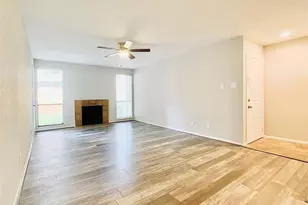 10211 Sugar Branch Dr, Houston, TX 77036 - Photo 3