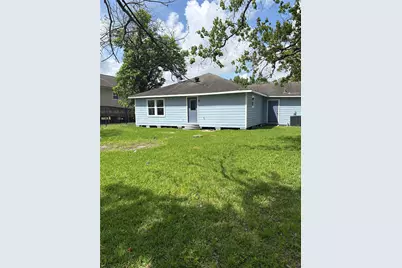 4702 Majestic Street, Houston, TX 77026 - Photo 7