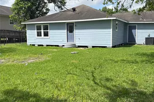 4702 Majestic St, Houston, TX 77026 - Photo 7