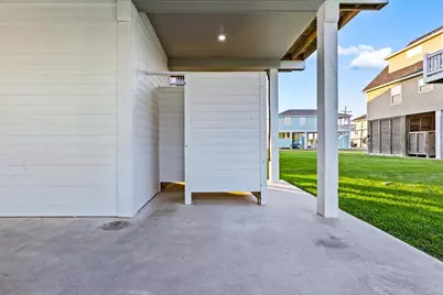 966 Pelican Lane, Port Bolivar, TX 77650 - Photo 33