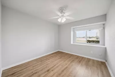 10139 E Kemp Forest Drive, Houston, TX 77080 - Photo 11