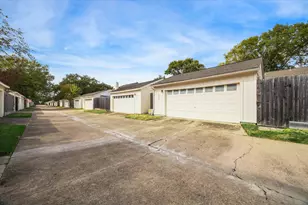 10139 E Kemp Forest Dr, Houston, TX 77080 - Photo 23