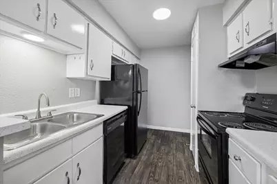 3800 Sherwood Lane #166, Houston, TX 77092 - Photo 3