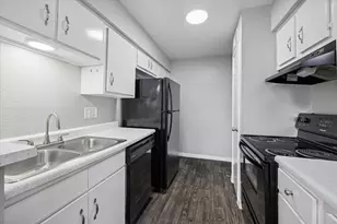 3800 Sherwood Ln, Houston, TX 77092 - Photo 3