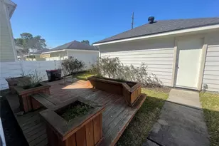 10206 Farrell Dr, Houston, TX 77070 - Photo 17