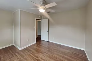 26887 Castlecliff Ln, Kingwood, TX 77339 - Photo 21