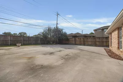 5659 Lymbar Drive, Houston, TX 77096 - Photo 25