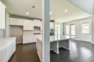 12615 Jetty Ridge Dr, La Marque, TX 77568 - Photo 11
