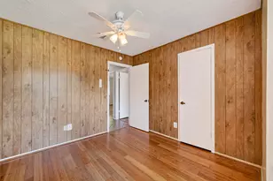 14002 Kathi Lynn Ln, Sugar Land, TX 77498 - Photo 9